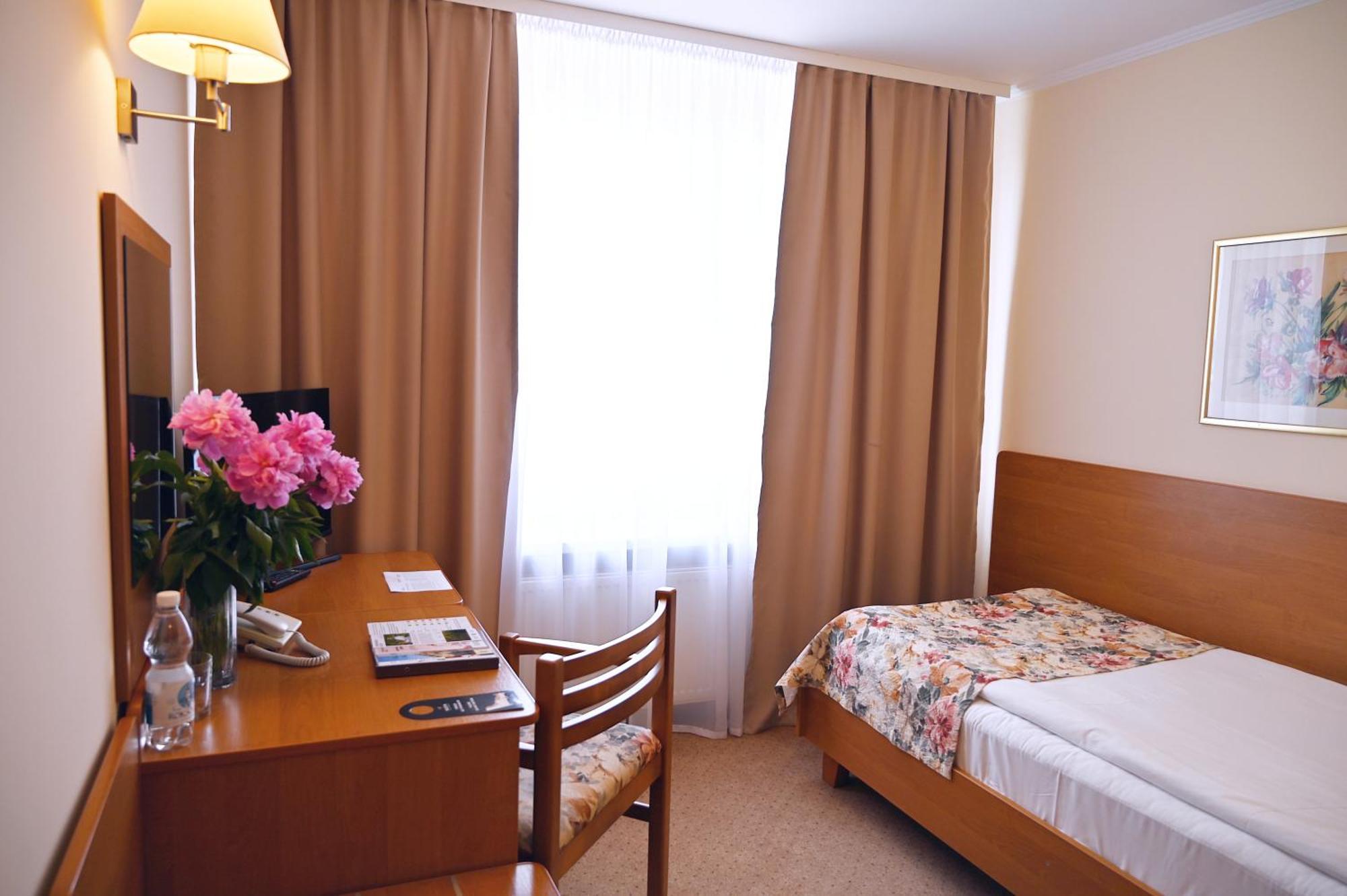 Nadiya Hotel Ivano-Frankivsk Exterior photo