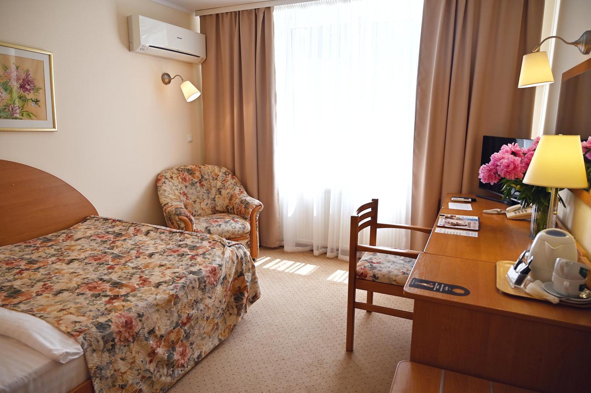 Nadiya Hotel Ivano-Frankivsk Exterior photo