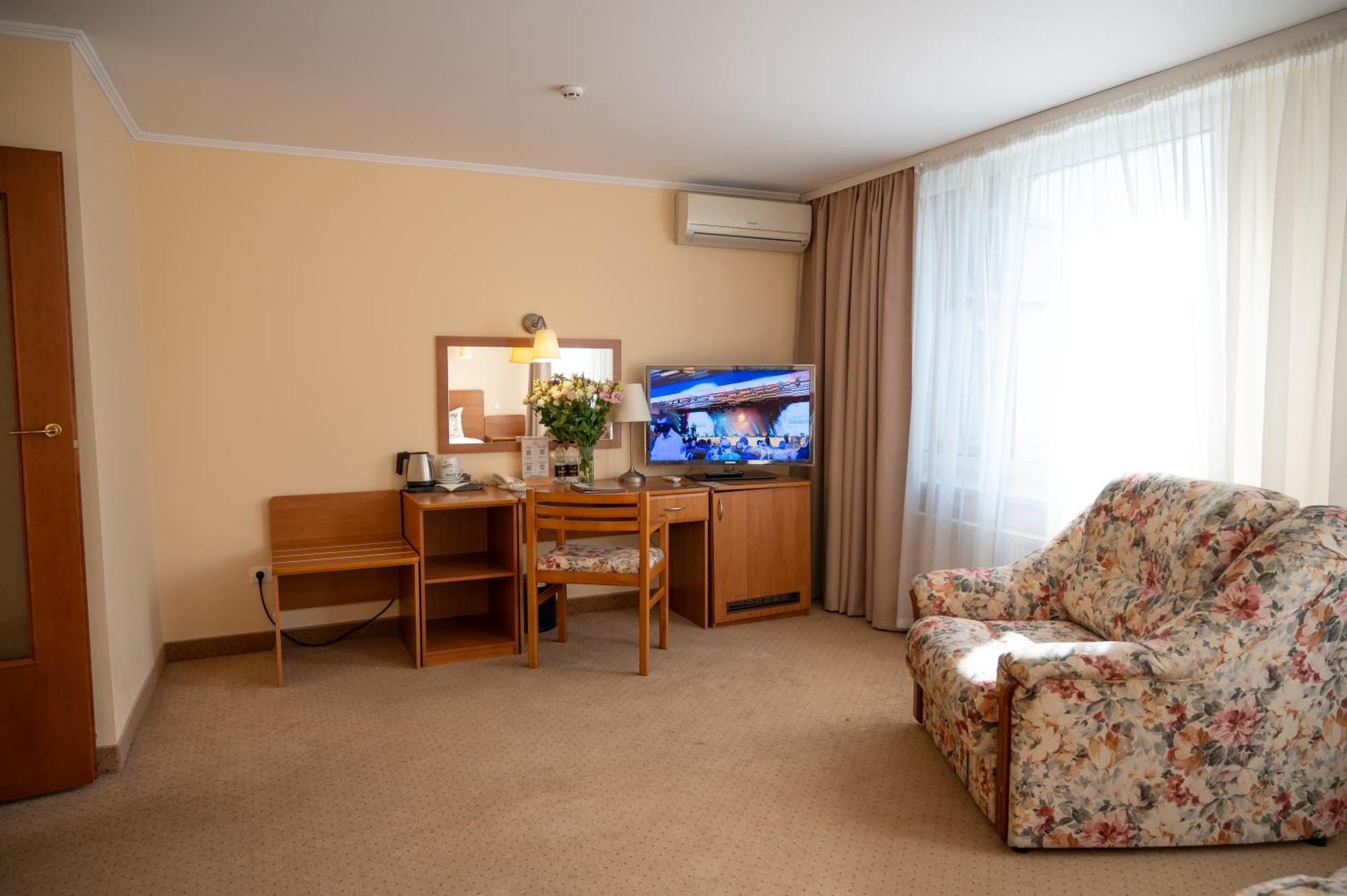 Nadiya Hotel Ivano-Frankivsk Room photo