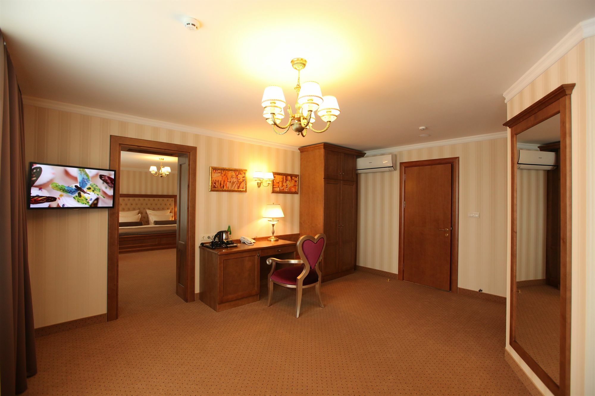 Nadiya Hotel Ivano-Frankivsk Exterior photo