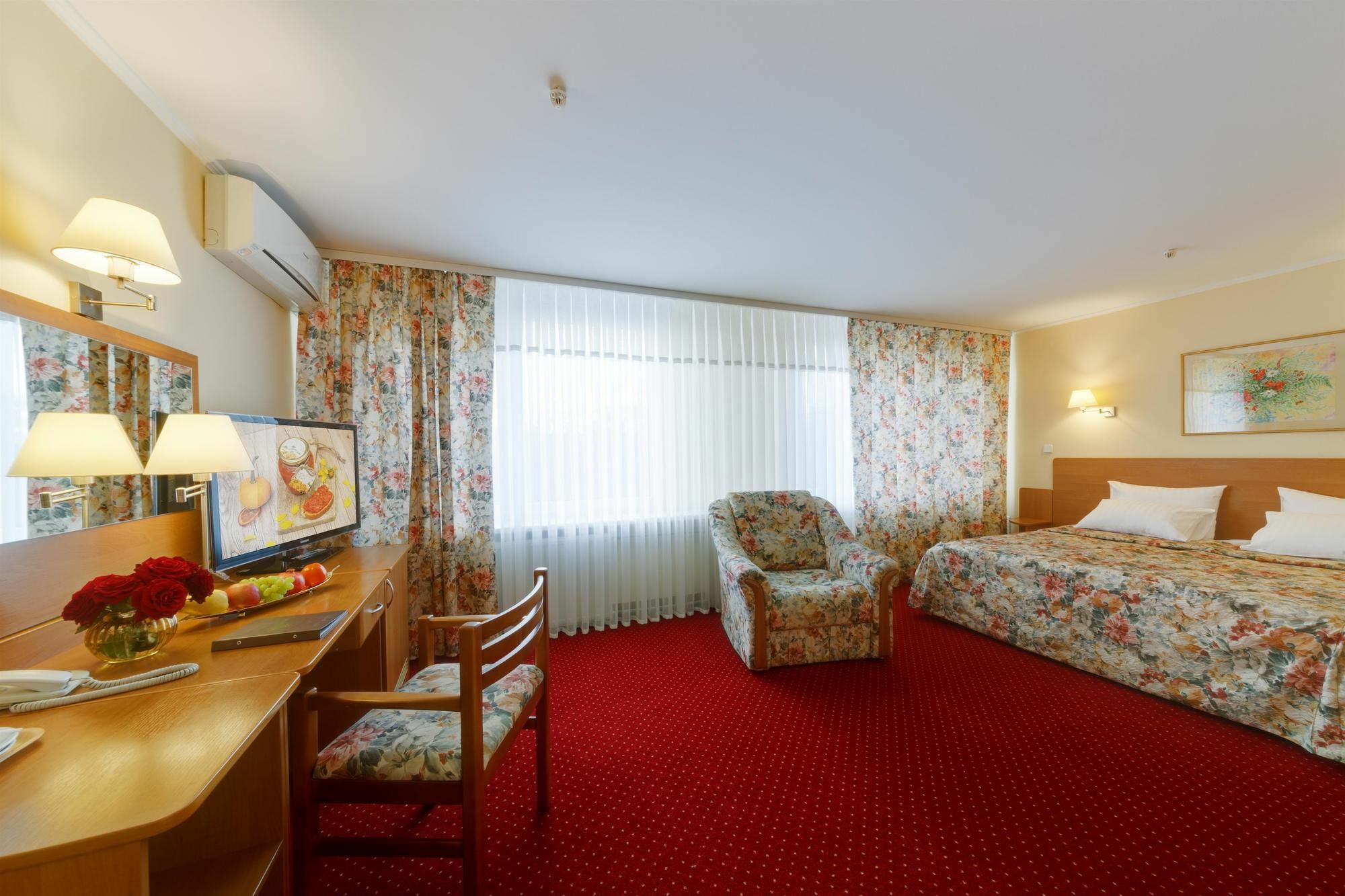 Nadiya Hotel Ivano-Frankivsk Exterior photo